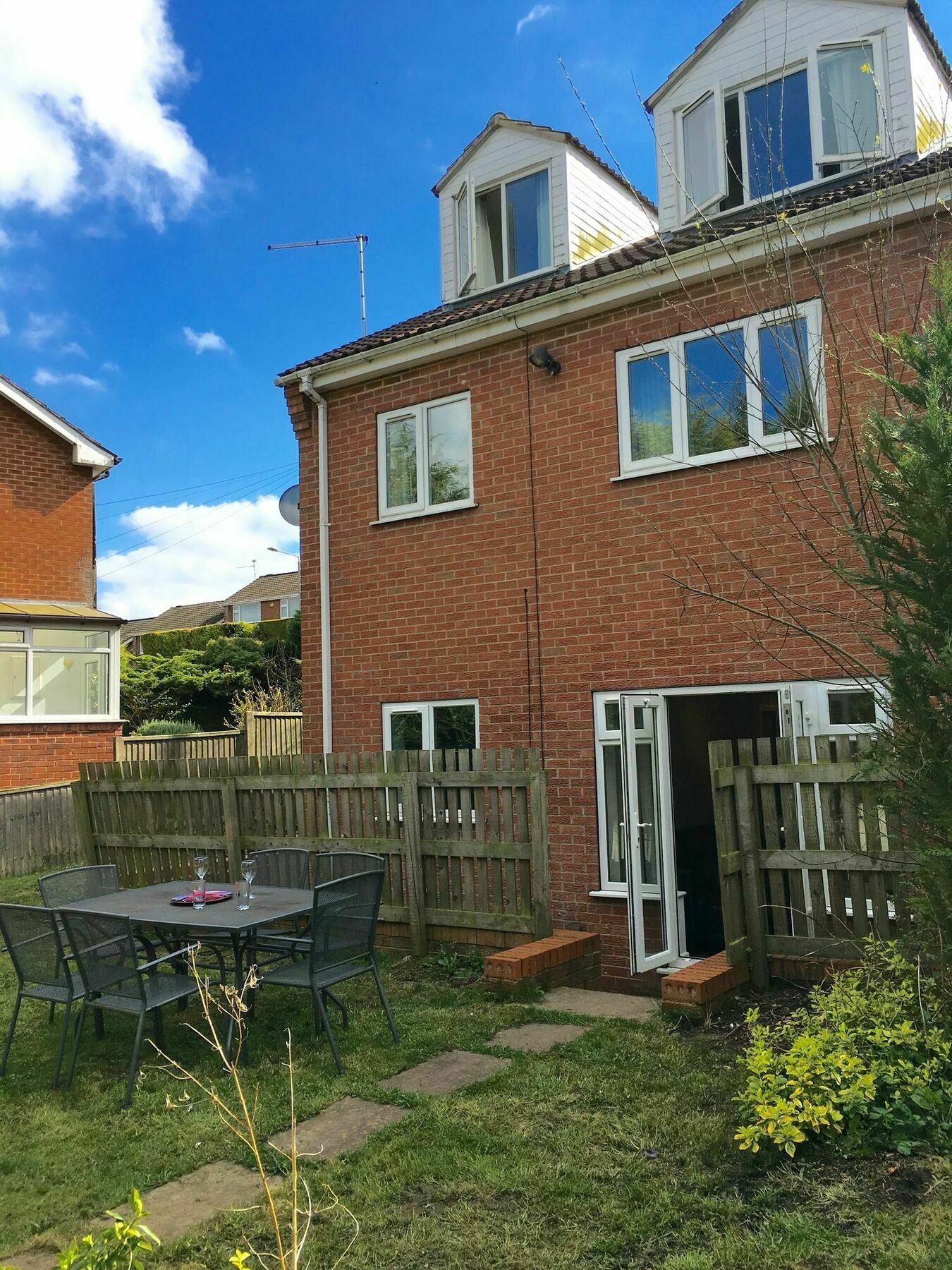 Southdale Yellow Four Bedroom House Gedling Extérieur photo